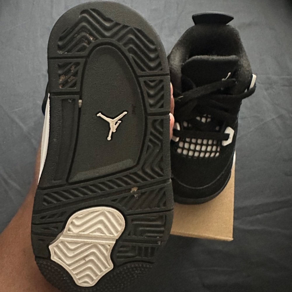 jordan’s 3s - Picture 2 of 2
